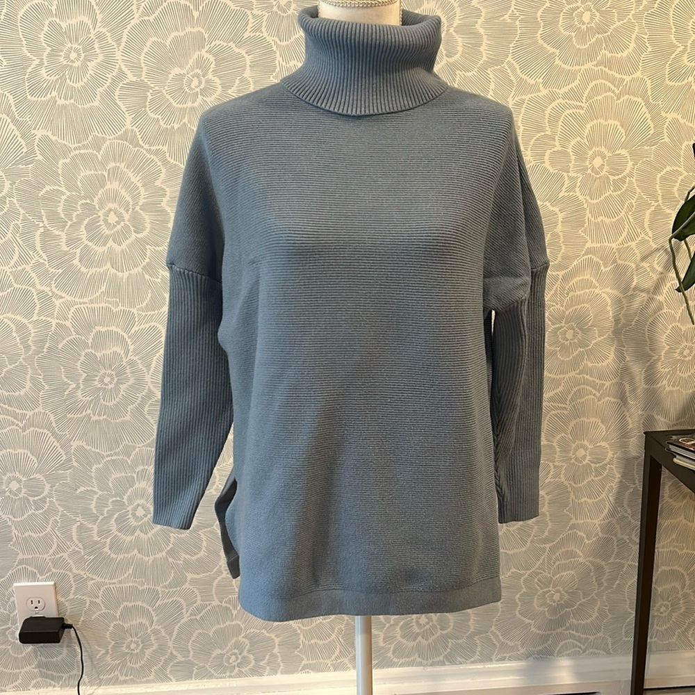 Lillusory Turtleneck Oversized Sweater - Sz Lg